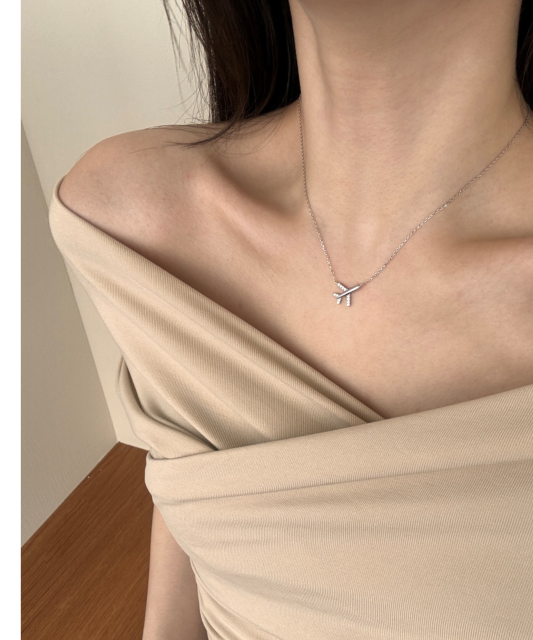 Sudraba ķēdīte ar cirkonija piekariņu