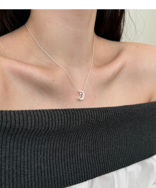 Sudraba ķēdīte ar cirkonija piekariņu