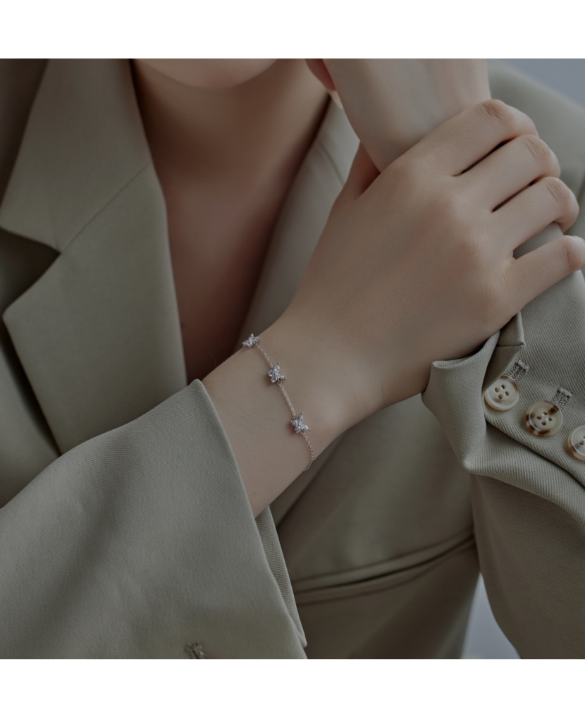 Серебряный браслет с цирконами