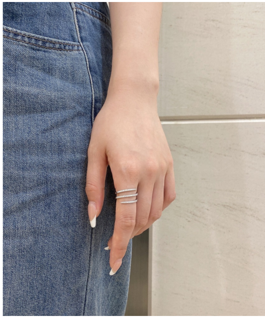 Sudraba gredzens ar cirkonijiem