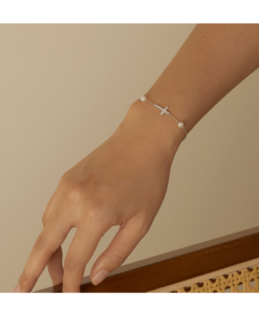 Sudraba rokassprādze ar pērlēm un cirkonijiem