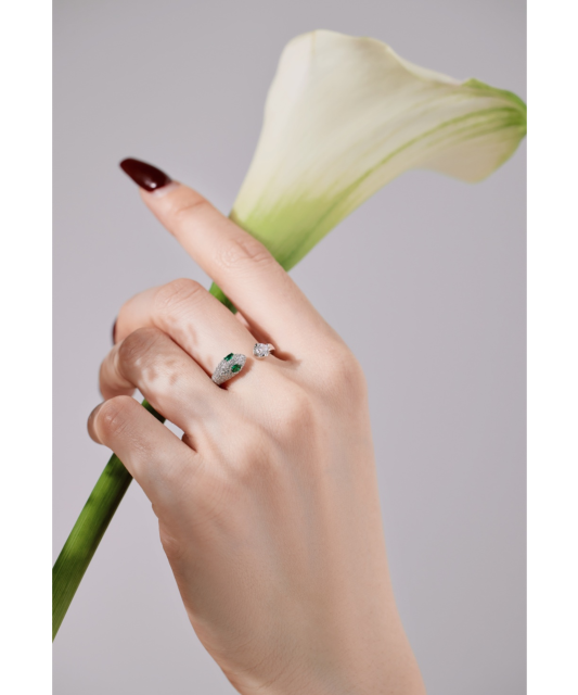 Sudraba gredzens ar cirkonijiem