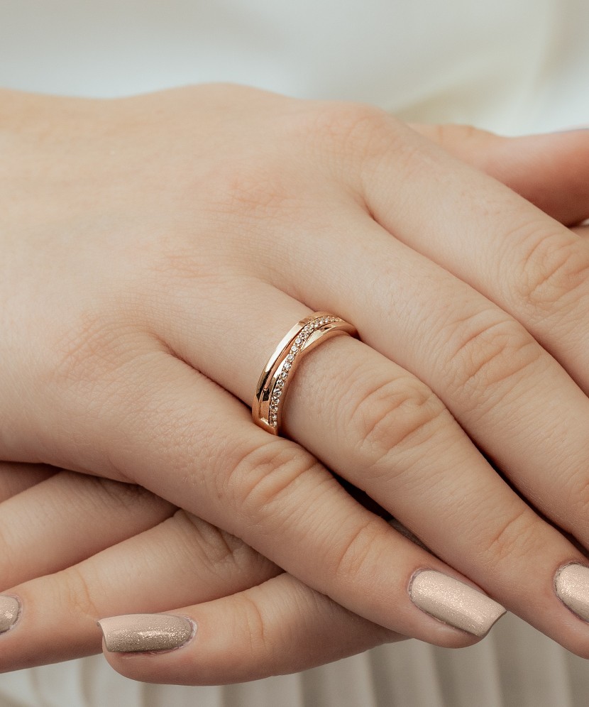 Zelta gredzens ar cirkonijiem