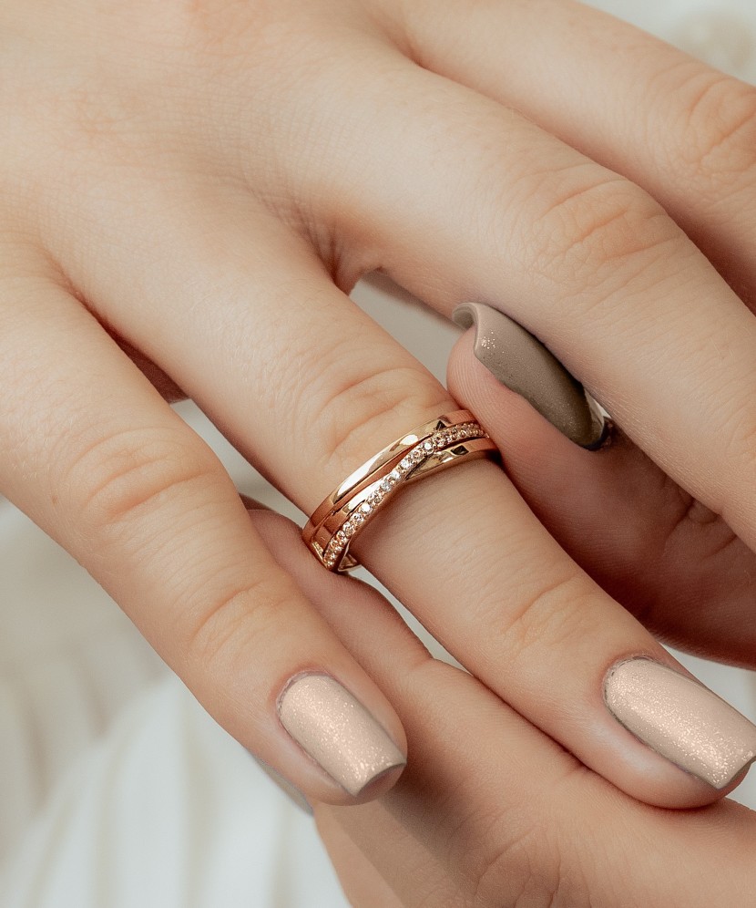 Zelta gredzens ar cirkonijiem