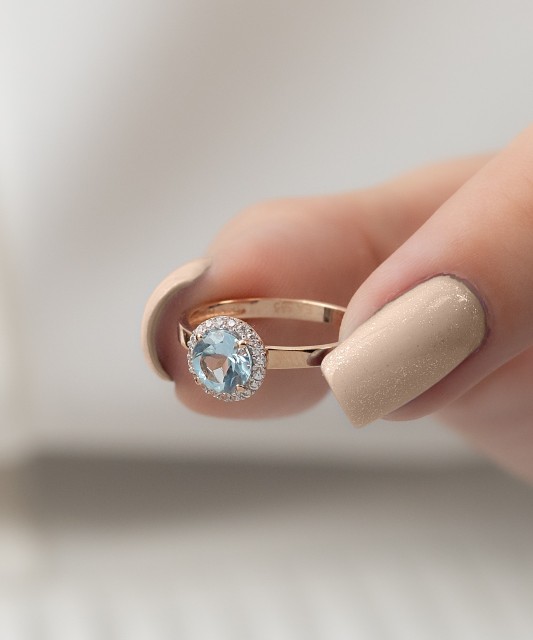 Zelta gredzens ar cirkonijiem