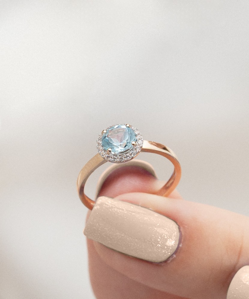 Zelta gredzens ar cirkonijiem