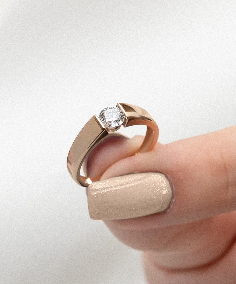 Zelta gredzens ar cirkoniju