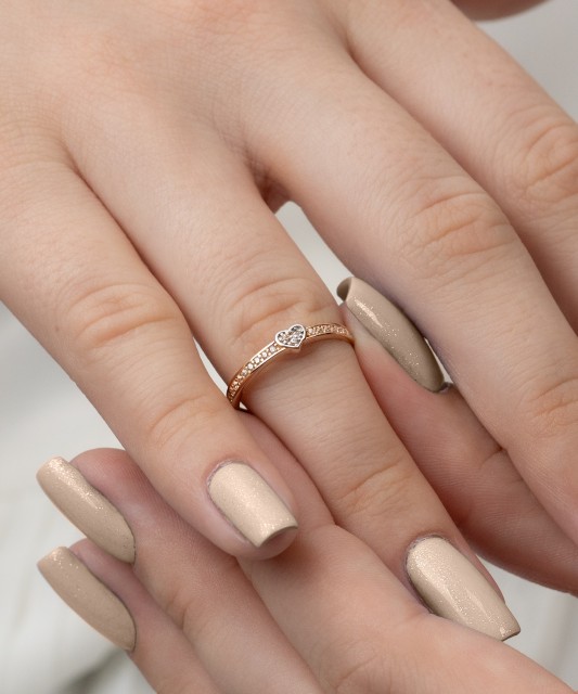 Zelta gredzens ar cirkonijiem