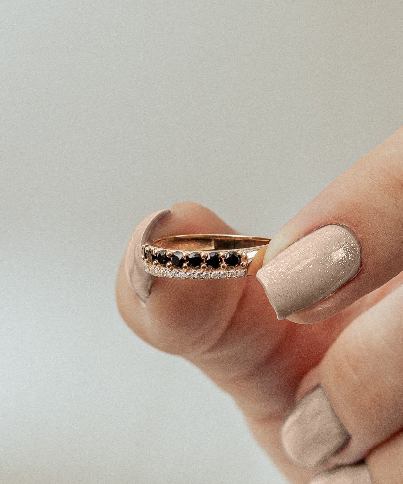 Zelta gredzens ar cirkonijiem