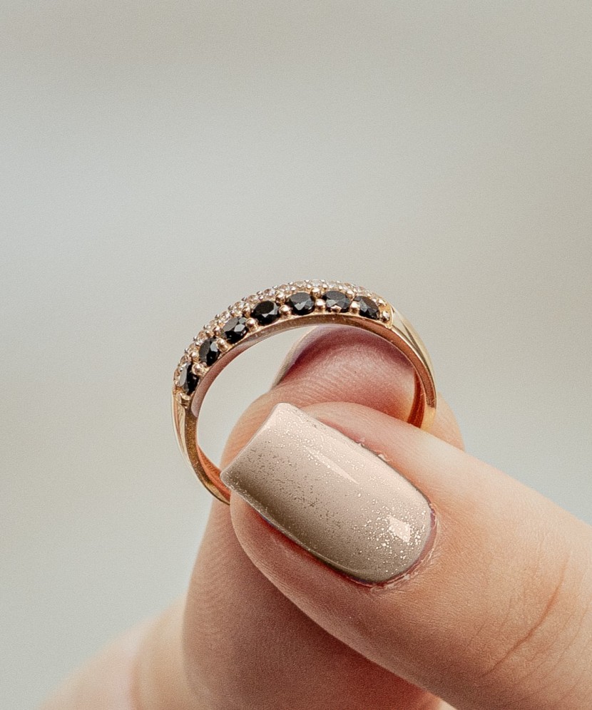 Zelta gredzens ar cirkonijiem