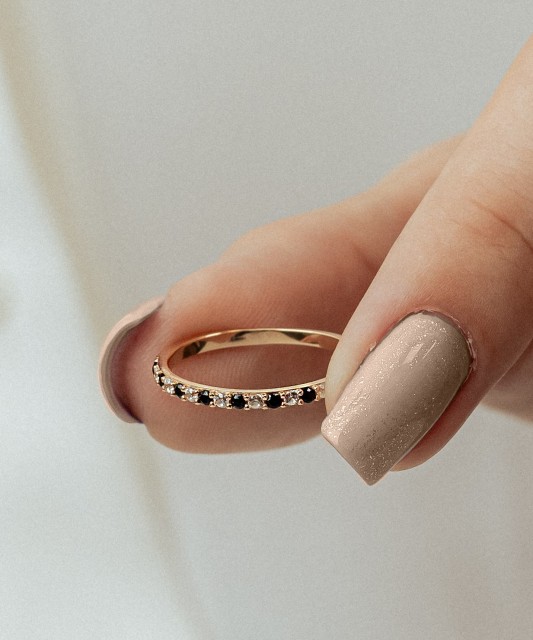 Zelta gredzens ar cirkonijiem