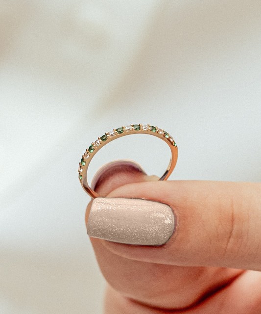 Золотое кольцо с цирконами