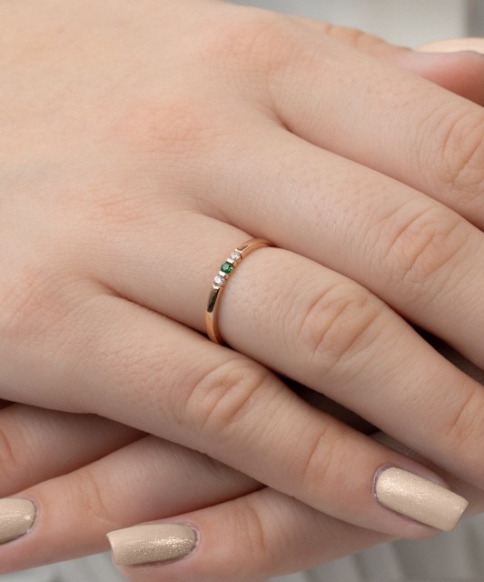 Zelta gredzens ar cirkonijiem