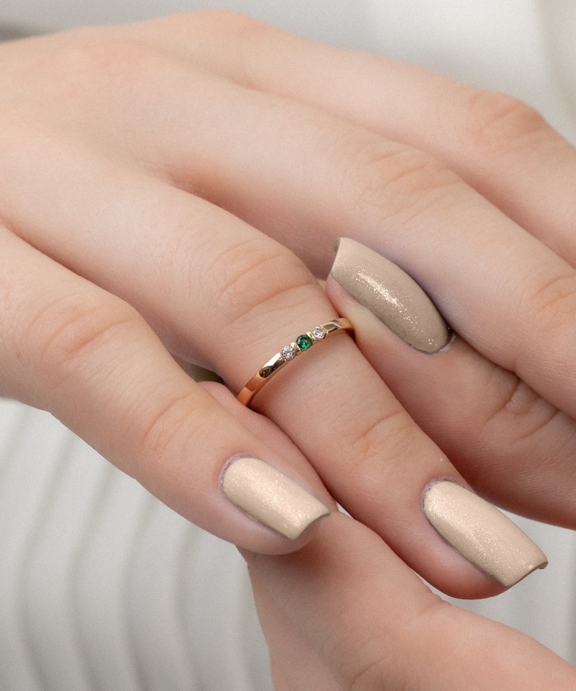 Zelta gredzens ar cirkonijiem