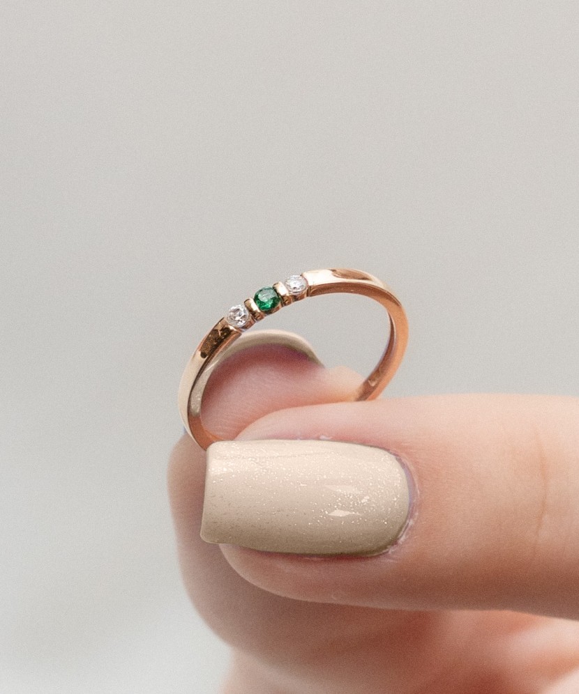 Zelta gredzens ar cirkonijiem