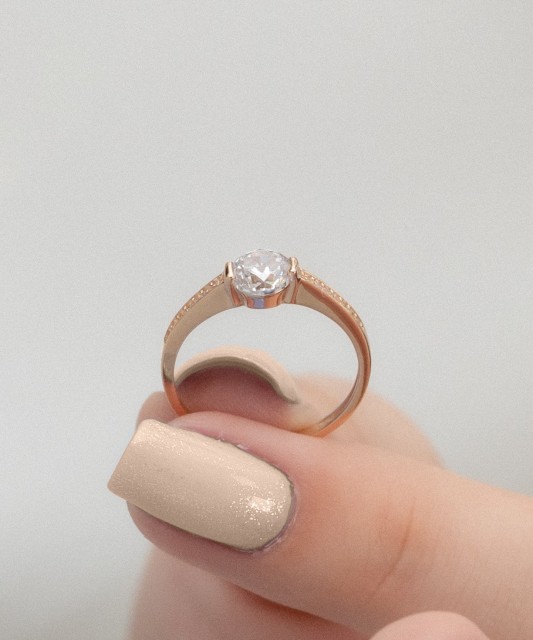 Золотое кольцо с цирконами