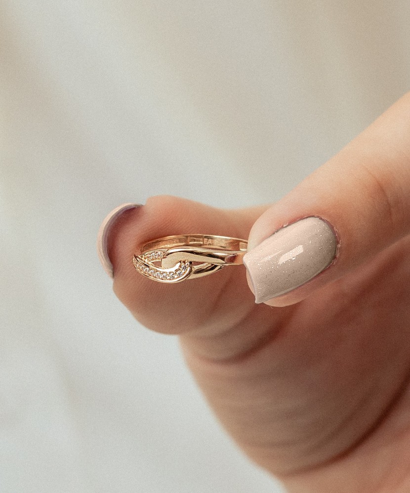 Zelta gredzens ar cirkonijiem