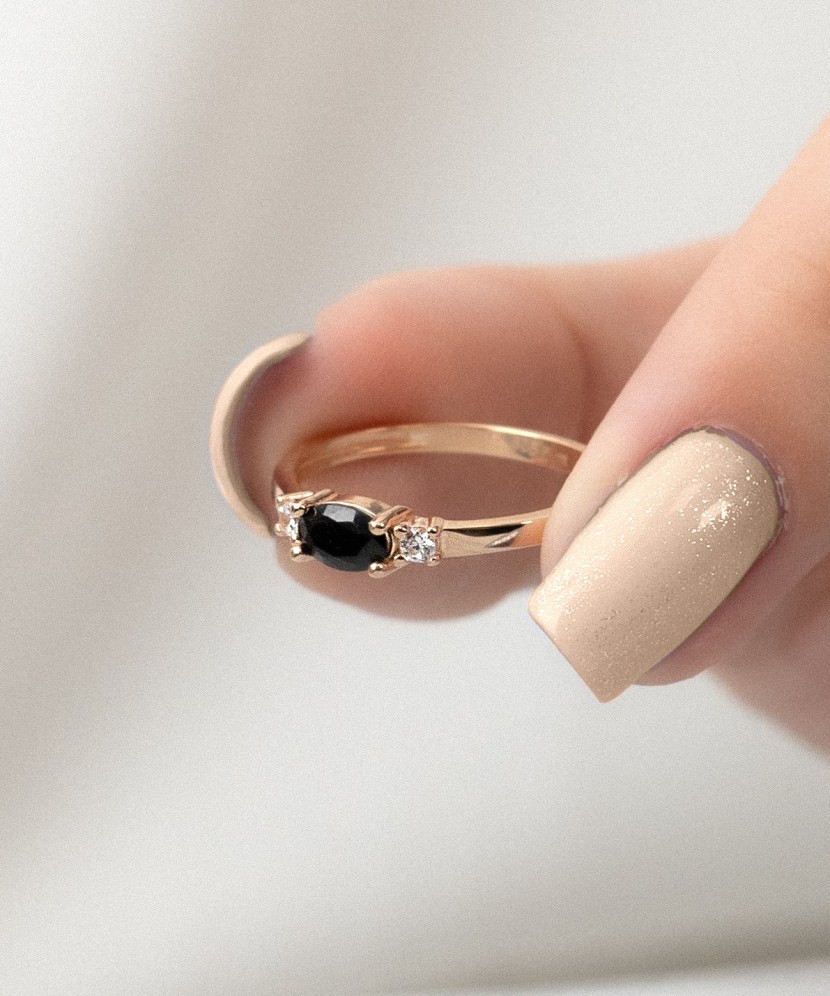 Золотое кольцо с цирконами