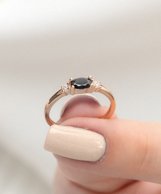 Zelta gredzens ar cirkonijiem