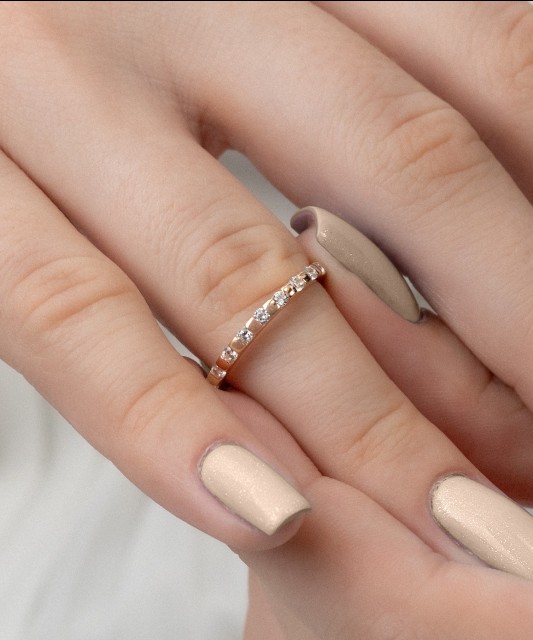 Zelta gredzens ar cirkonijiem