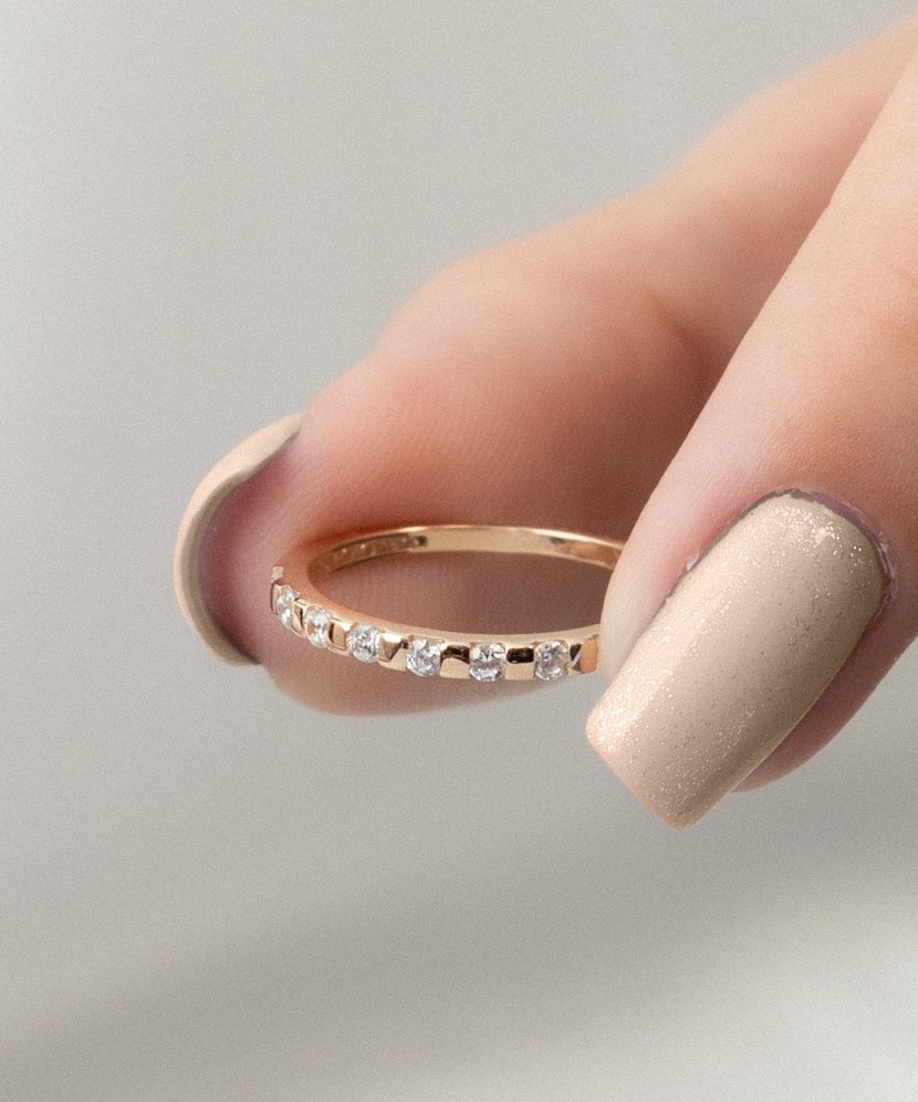 Zelta gredzens ar cirkonijiem