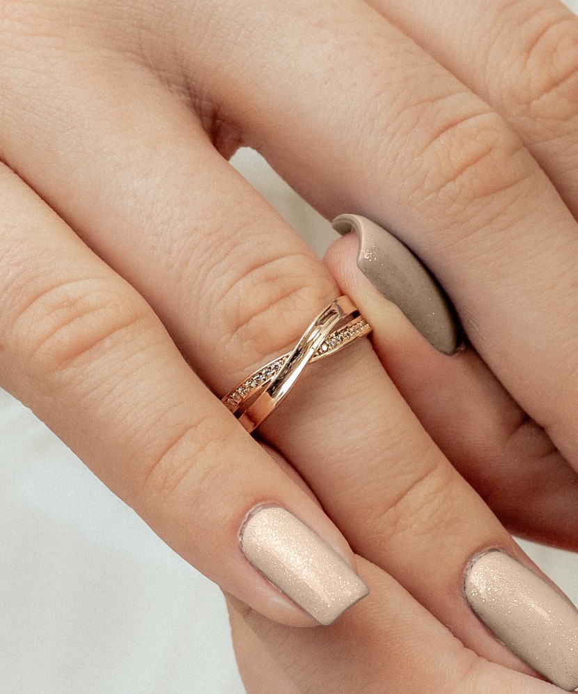 Zelta gredzens ar cirkonijiem