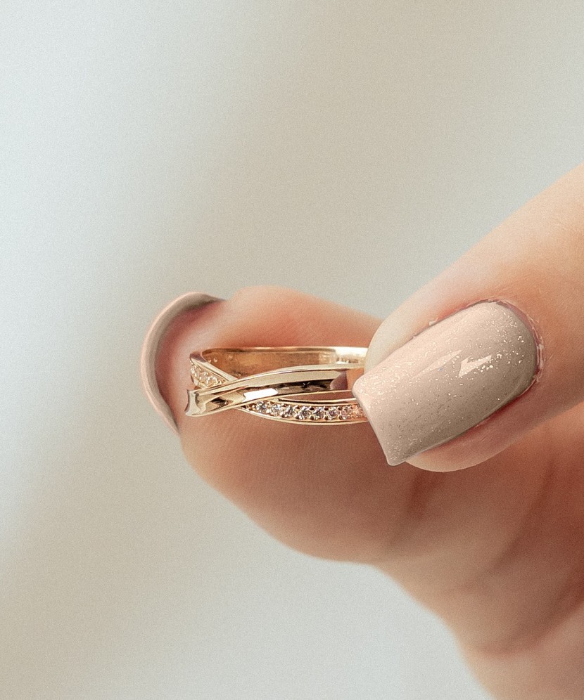 Zelta gredzens ar cirkonijiem