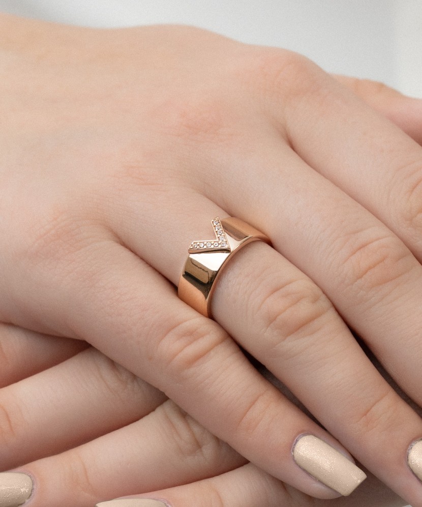 Zelta gredzens ar cirkonijiem