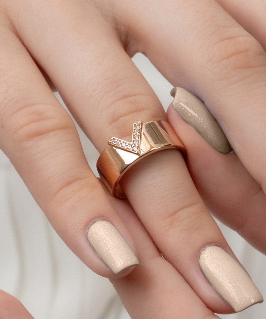 Zelta gredzens ar cirkonijiem