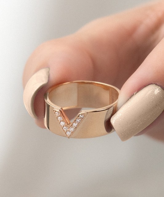 Zelta gredzens ar cirkonijiem