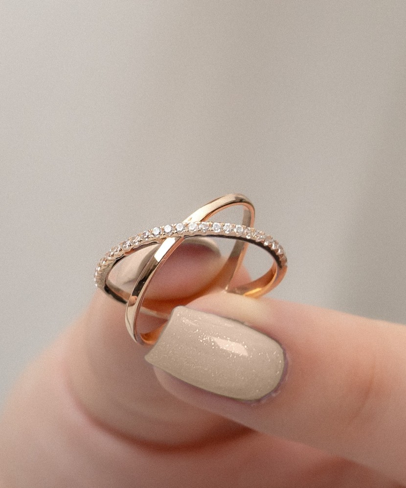 Zelta gredzens ar cirkonijiem