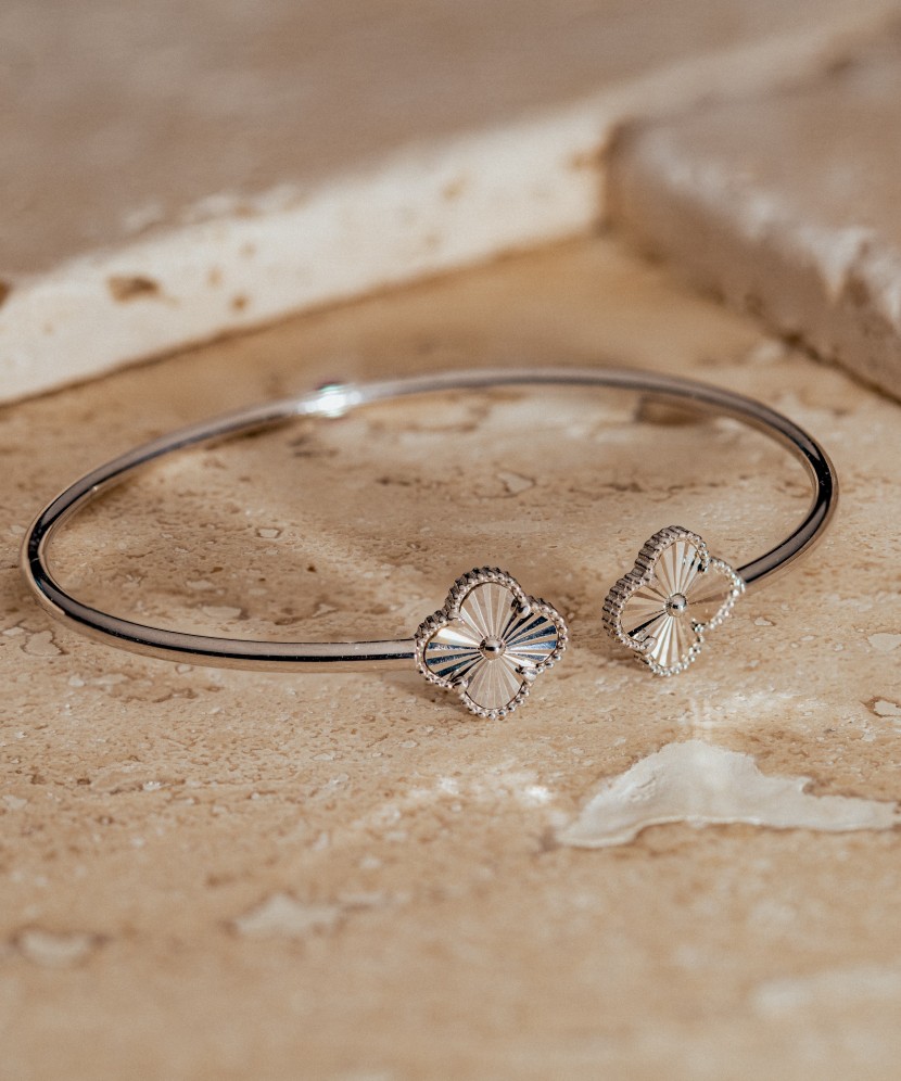 Sudraba rokassprādze