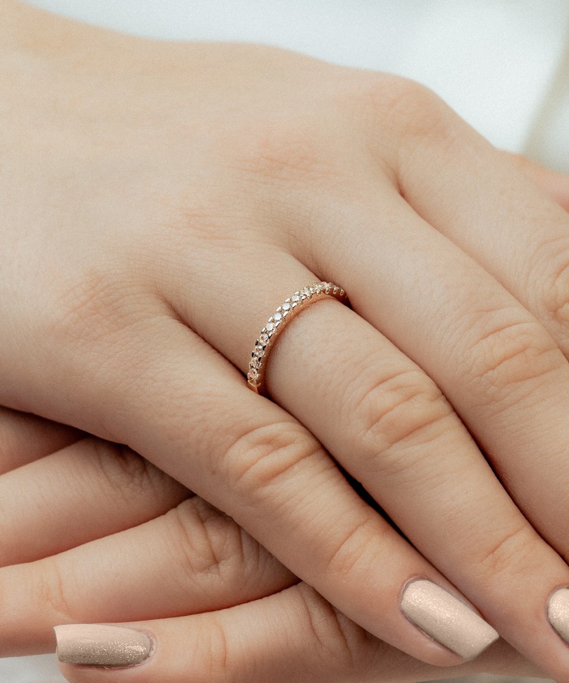 Zelta gredzens ar cirkonijiem