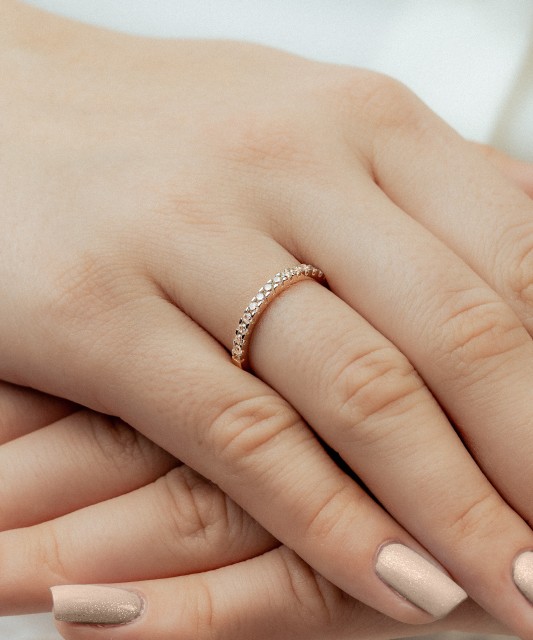 Золотое кольцо с цирконами