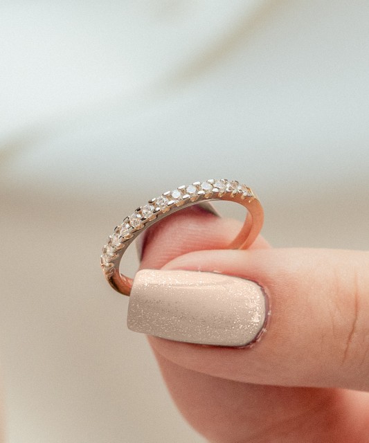 Zelta gredzens ar cirkonijiem