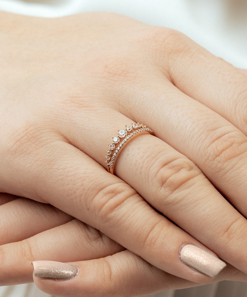 Zelta gredzens ar cirkonijiem