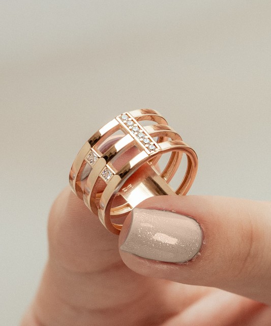 Zelta gredzens ar cirkonijiem