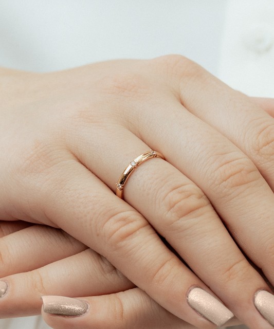 Zelta gredzens ar cirkonijiem