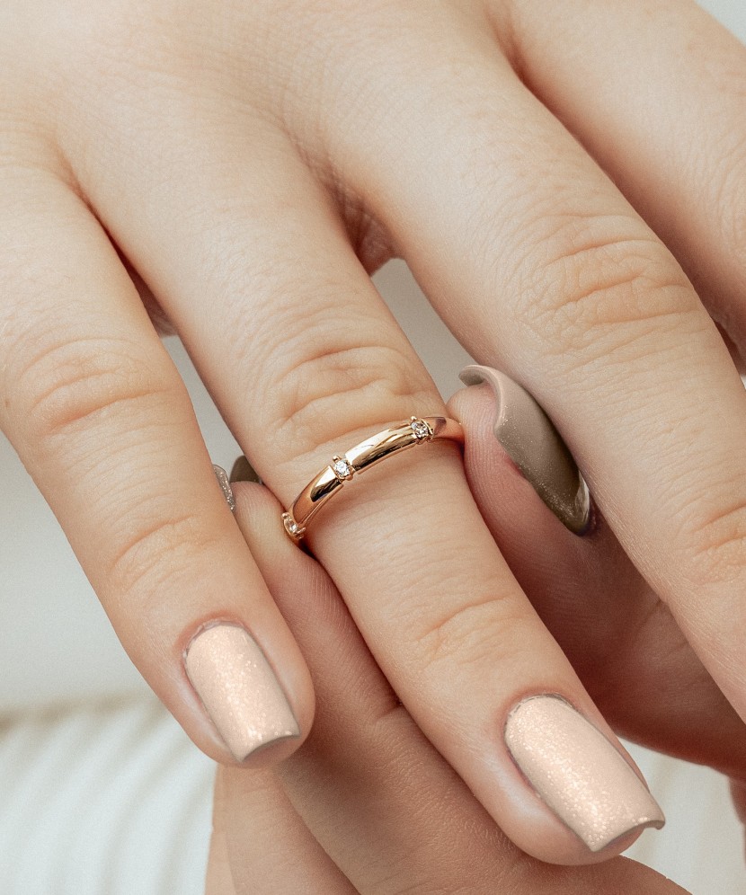 Zelta gredzens ar cirkonijiem