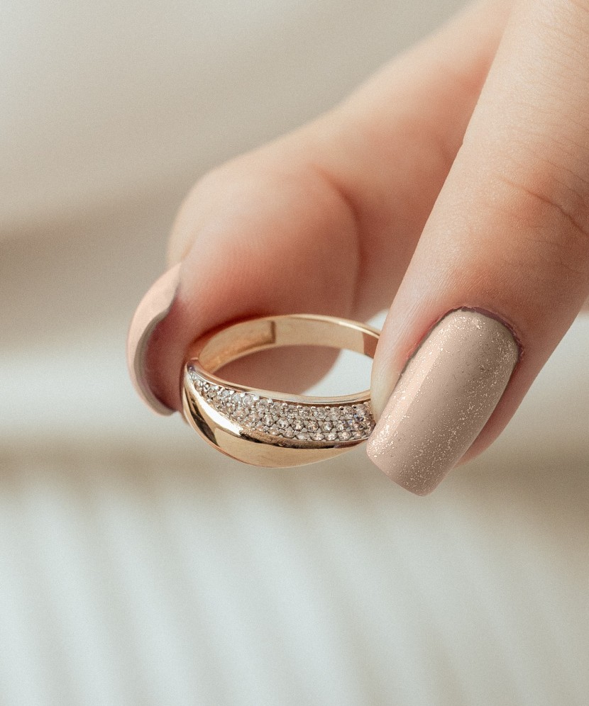 Золотое кольцо с цирконами