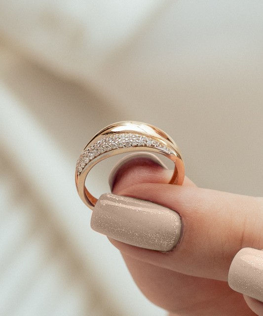 Zelta gredzens ar cirkonijiem