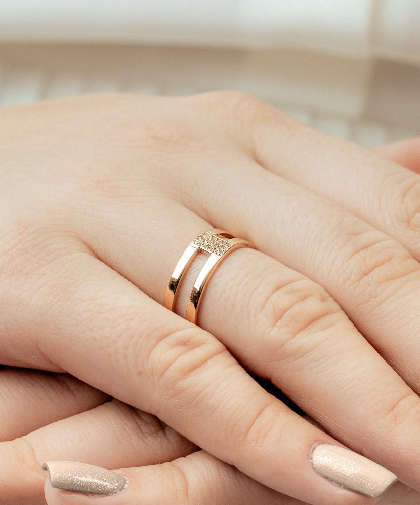 Zelta gredzens ar cirkonijiem