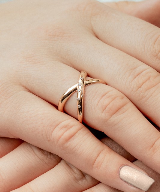 Золотое кольцо с цирконами