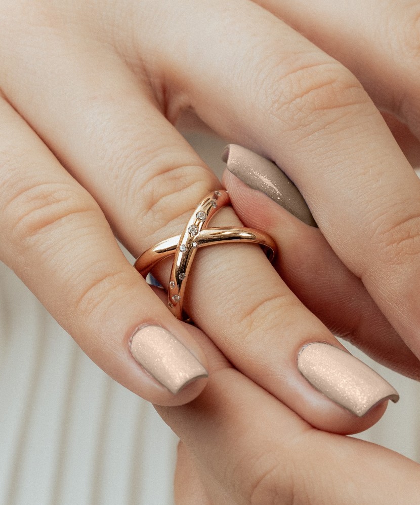 Zelta gredzens ar cirkonijiem