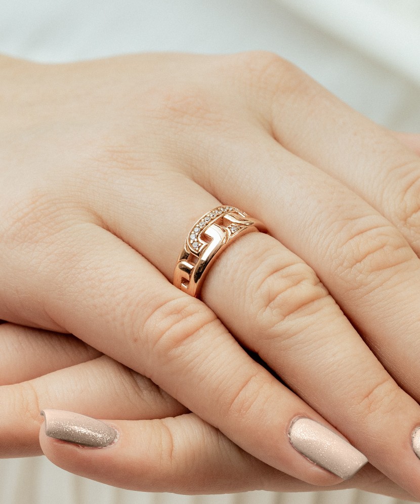 Золотое кольцо с цирконами