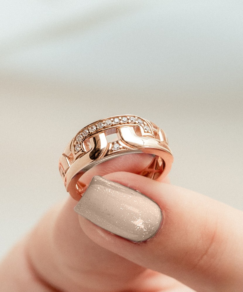 Zelta gredzens ar cirkonijiem