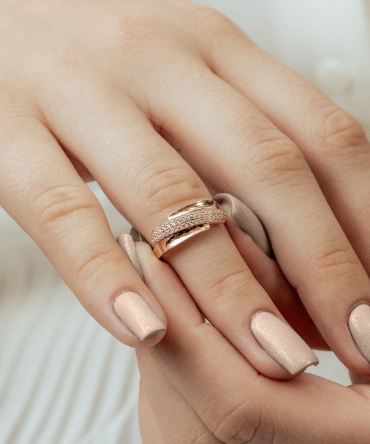 Zelta gredzens ar cirkonijiem