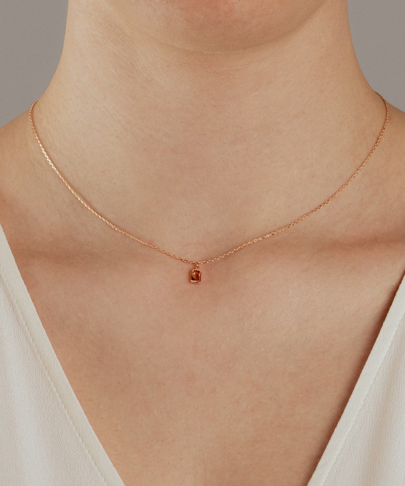 Золотая цепочка с подвеской из циркона