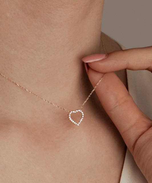 Zelta ķēdīte ar cirkonija piekariņu "Sirsniņa"