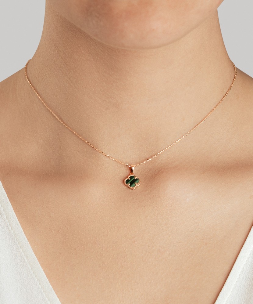 Zelta piekariņš ar malahītu